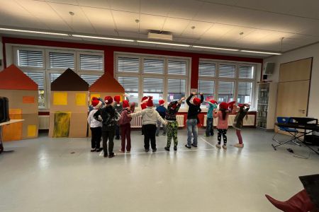 Schulversammlung 1.JPG